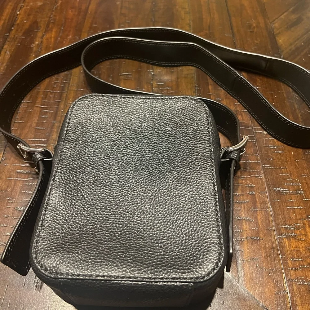 Marc Jacobs Authentic Calfskin Signet Stitched Black Crossbody Bag